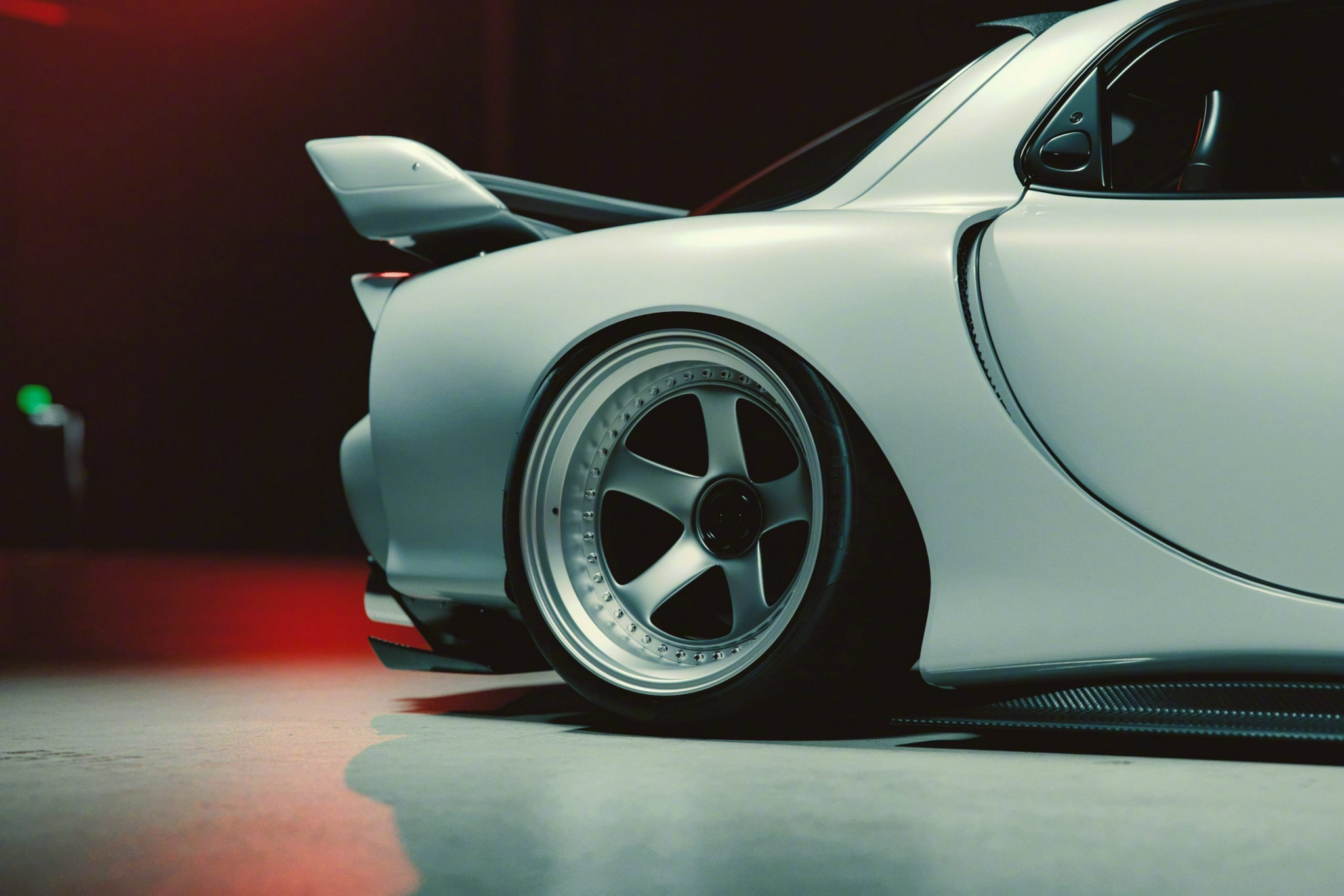 一枚漂亮的宽体马自达mazda rx-7__财经头条