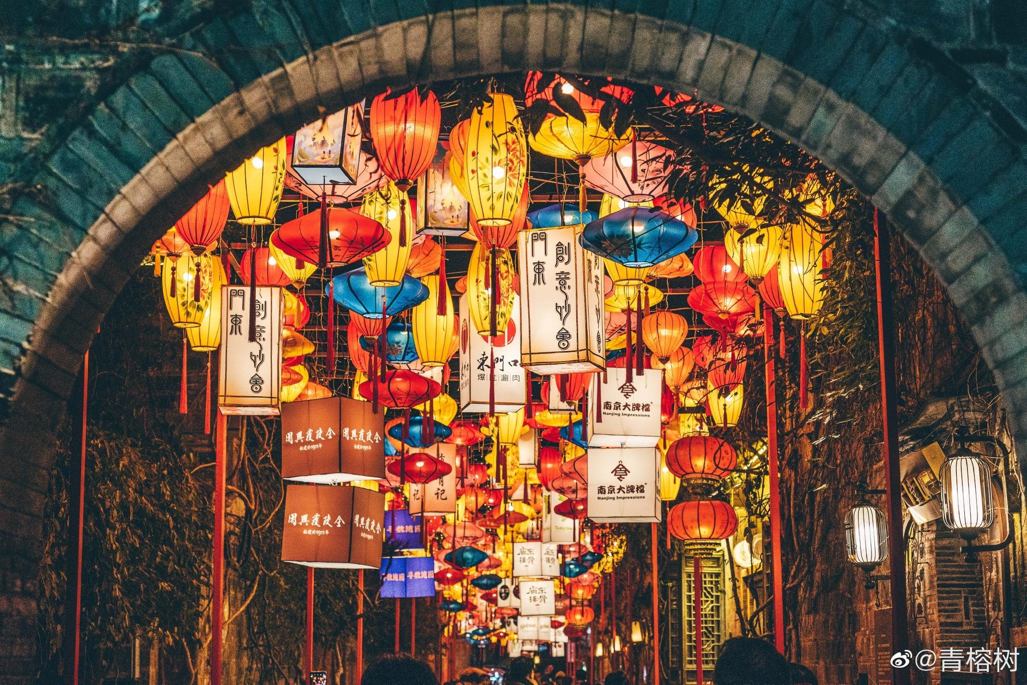 虎年春节,赏秦淮花灯.__财经头条