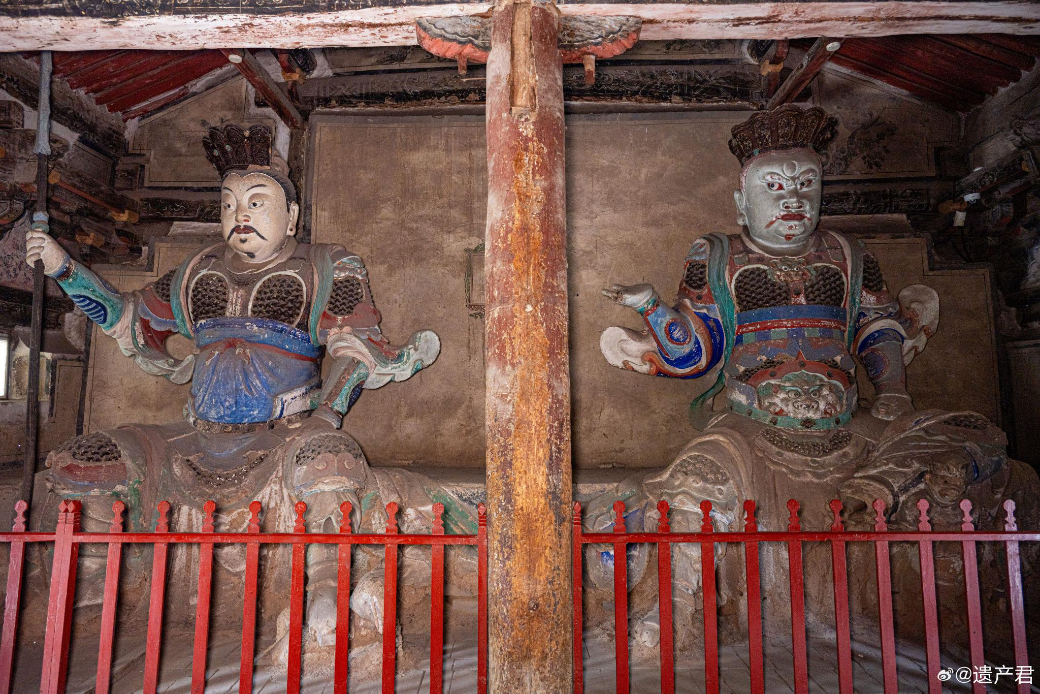 山西平遥镇国寺元代天王殿里的四大天王彩塑