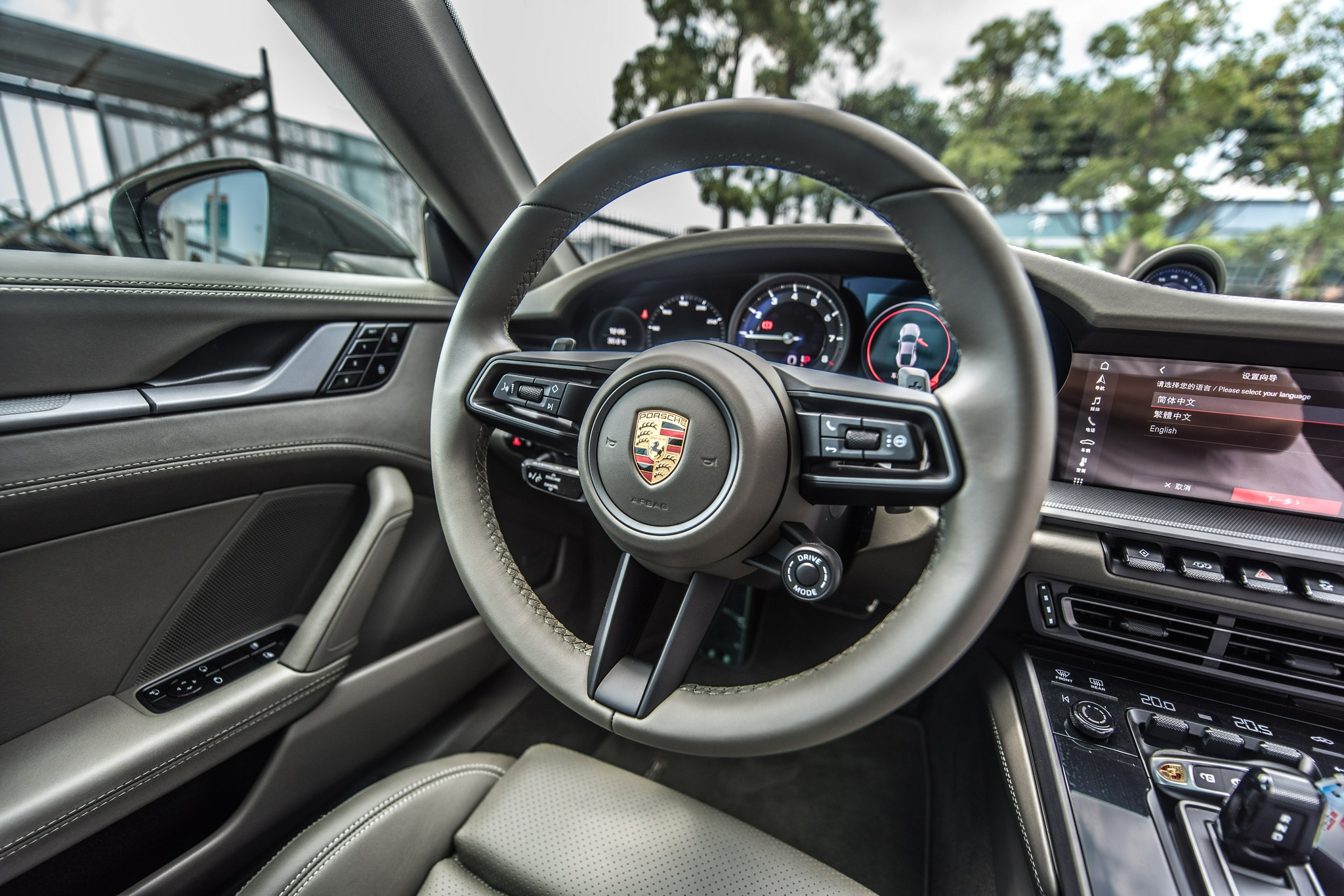 坐标厦门沙金石绿外观龙舌兰绿内饰2021款保时捷911实车美拍