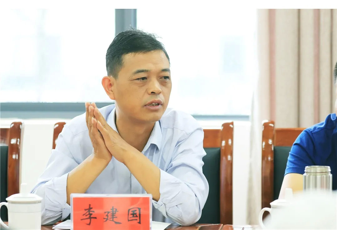 正文             市委副书记,市长杨艳龙及杨生辉,李志承,熊正杰