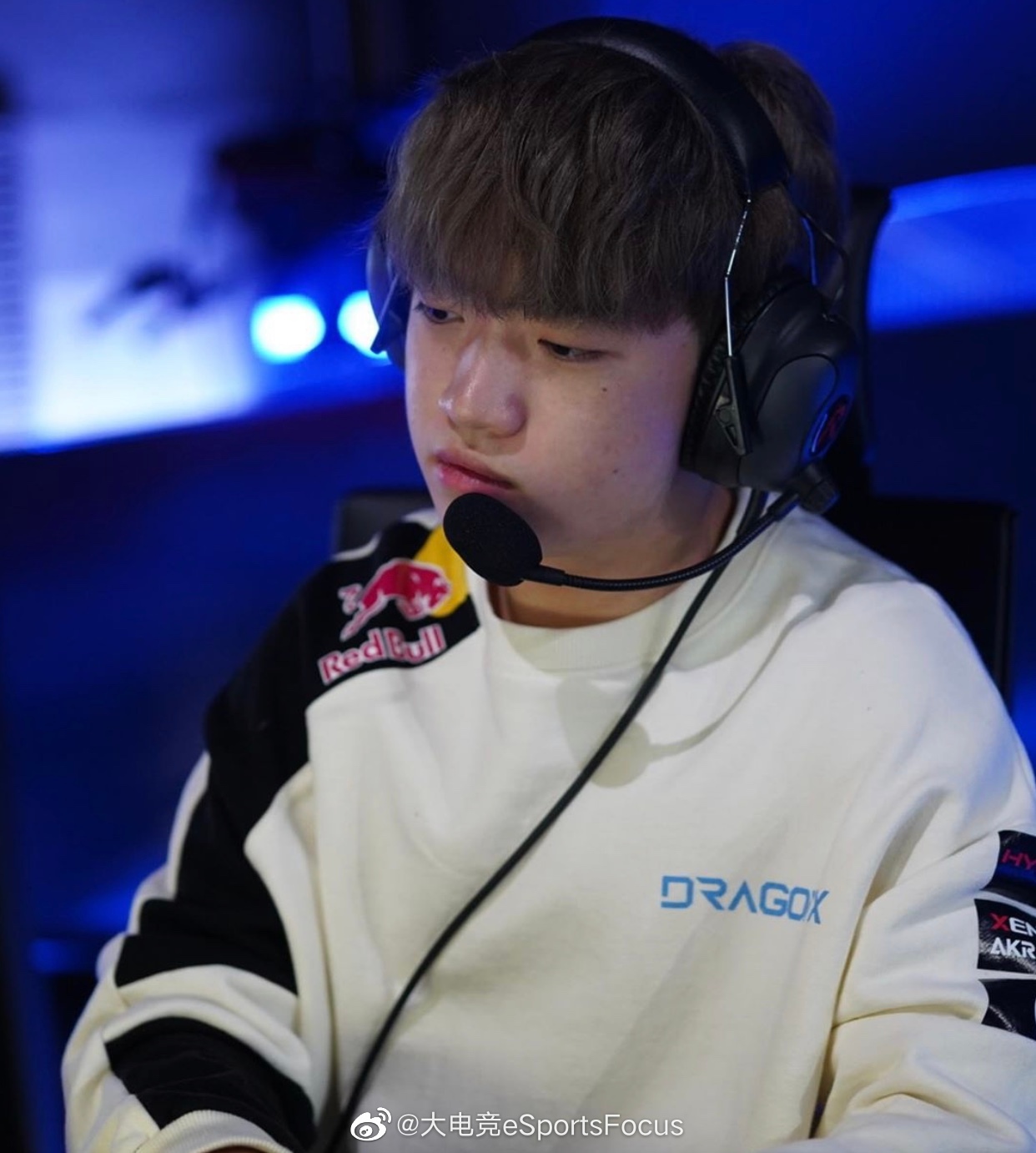 恭喜@drx_official 辅助选手keria获最佳新秀奖