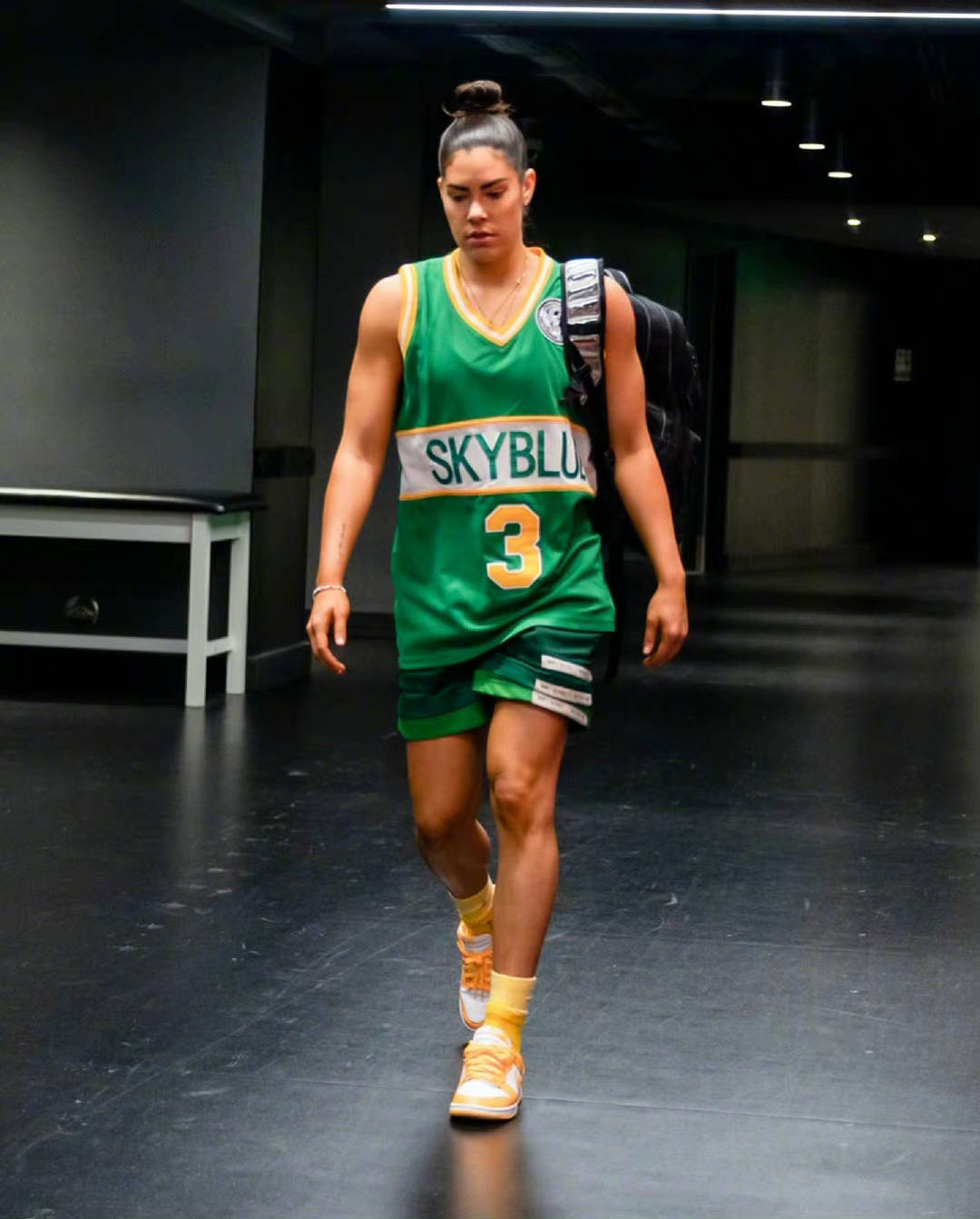 wnba球星kelseyplum身高173cm的穿搭look