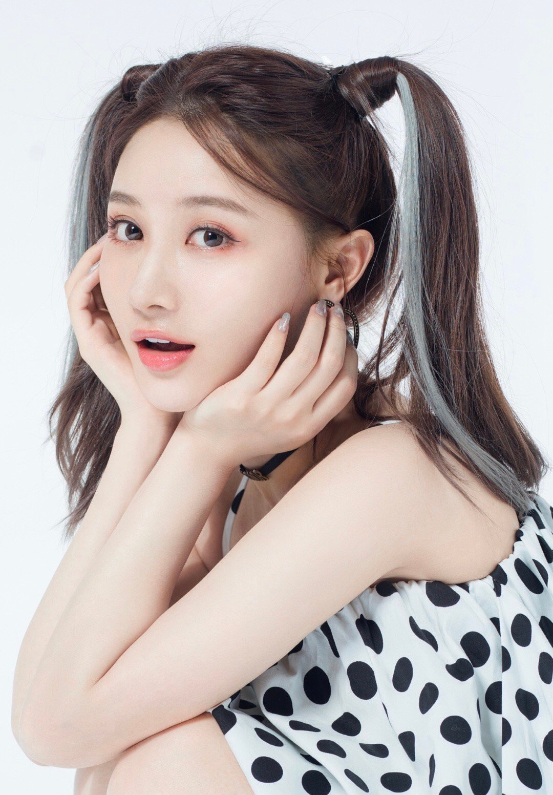 《星落凝成糖》何宣林(完美世界影视)__财经头条