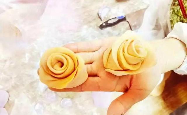 超有爱~巧手的他们把饺子包成了花→休闲区蓝鸢梦想 - Www.slyday.coM