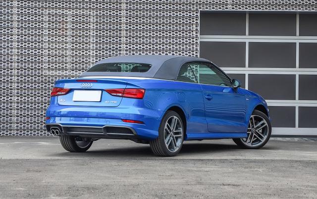 离年轻人最近的敞篷奥迪,车顶时速50km内自动开闭,提速7.2秒