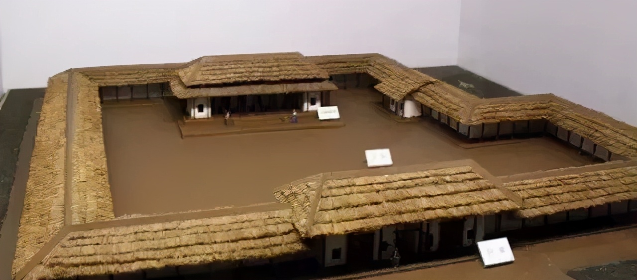 建筑遗存,在陕西的半坡,祖先们就地取材发明了木骨泥墙的房屋用来保暖