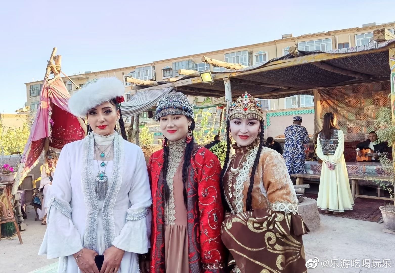 关于维族女性的全面了解：文化传统与现代转变解析