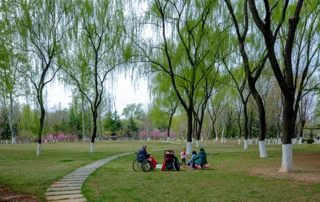 “一墩难求”?济南这对硕大号“冰墩墩”、“雪容融”火了!更火了这个物华天宝的打卡地!休闲区蓝鸢梦想 - Www.slyday.coM “一墩难求”?济南这对硕大号“冰墩墩”、“雪容融”火了!更火了这个物华天宝的打卡地!休闲区蓝鸢梦想 - Www.slyday.coM