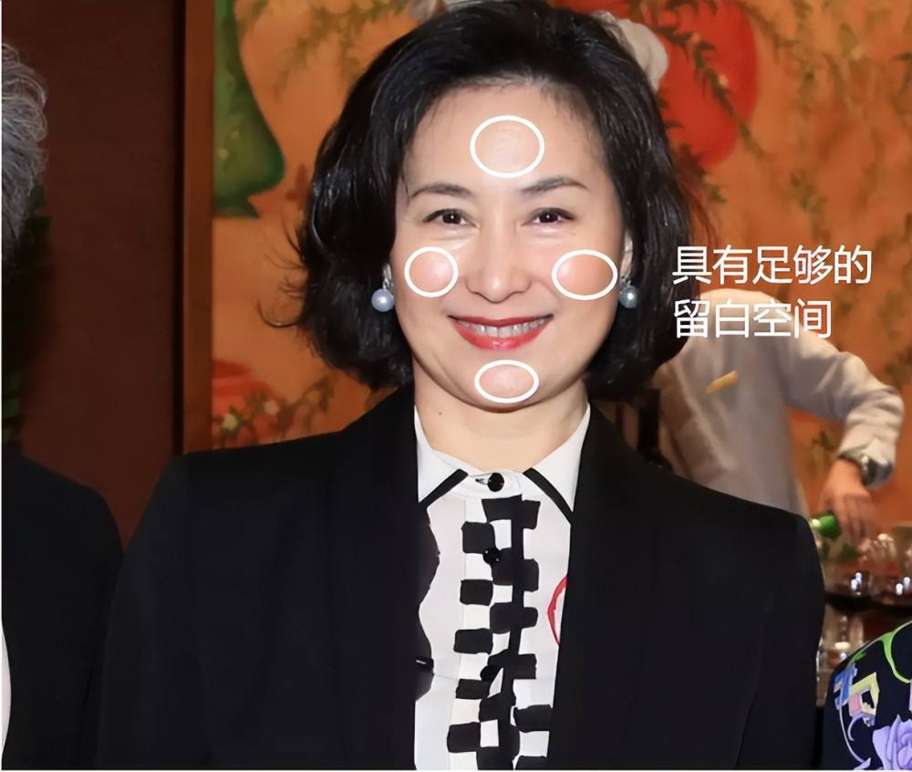 这是我见过最具贵气感的女人:过50岁仪态端庄、穿衣不扮嫩又高级休闲区蓝鸢梦想 - Www.slyday.coM 这是我见过最具贵气感的女人:过50岁仪态端庄、穿衣不扮嫩又高级休闲区蓝鸢梦想 - Www.slyday.coM