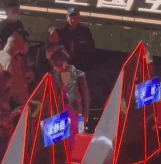 中国好声音录制现场爆发冲突,李玟罕见震怒,公开质疑节目组黑幕休闲区蓝鸢梦想 - Www.slyday.coM 中国好声音录制现场爆发冲突,李玟罕见震怒,公开质疑节目组黑幕休闲区蓝鸢梦想 - Www.slyday.coM