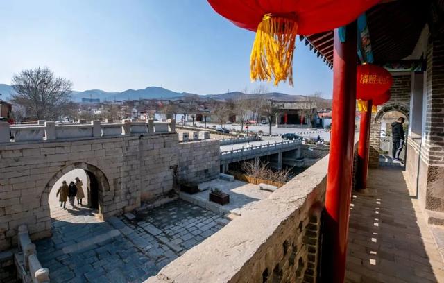 “一墩难求”?济南这对硕大号“冰墩墩”、“雪容融”火了!更火了这个物华天宝的打卡地!休闲区蓝鸢梦想 - Www.slyday.coM “一墩难求”?济南这对硕大号“冰墩墩”、“雪容融”火了!更火了这个物华天宝的打卡地!休闲区蓝鸢梦想 - Www.slyday.coM