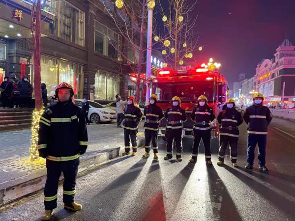 通化支队圆满完成元宵节焰火晚会现场保卫工作休闲区蓝鸢梦想 - Www.slyday.coM 通化支队圆满完成元宵节焰火晚会现场保卫工作休闲区蓝鸢梦想 - Www.slyday.coM