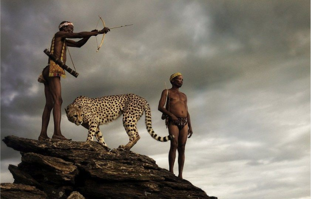 人和狼战斗，谁更有胜算？如果手里有棍棒，结局一样吗？休闲区蓝鸢梦想 - Www.slyday.coM