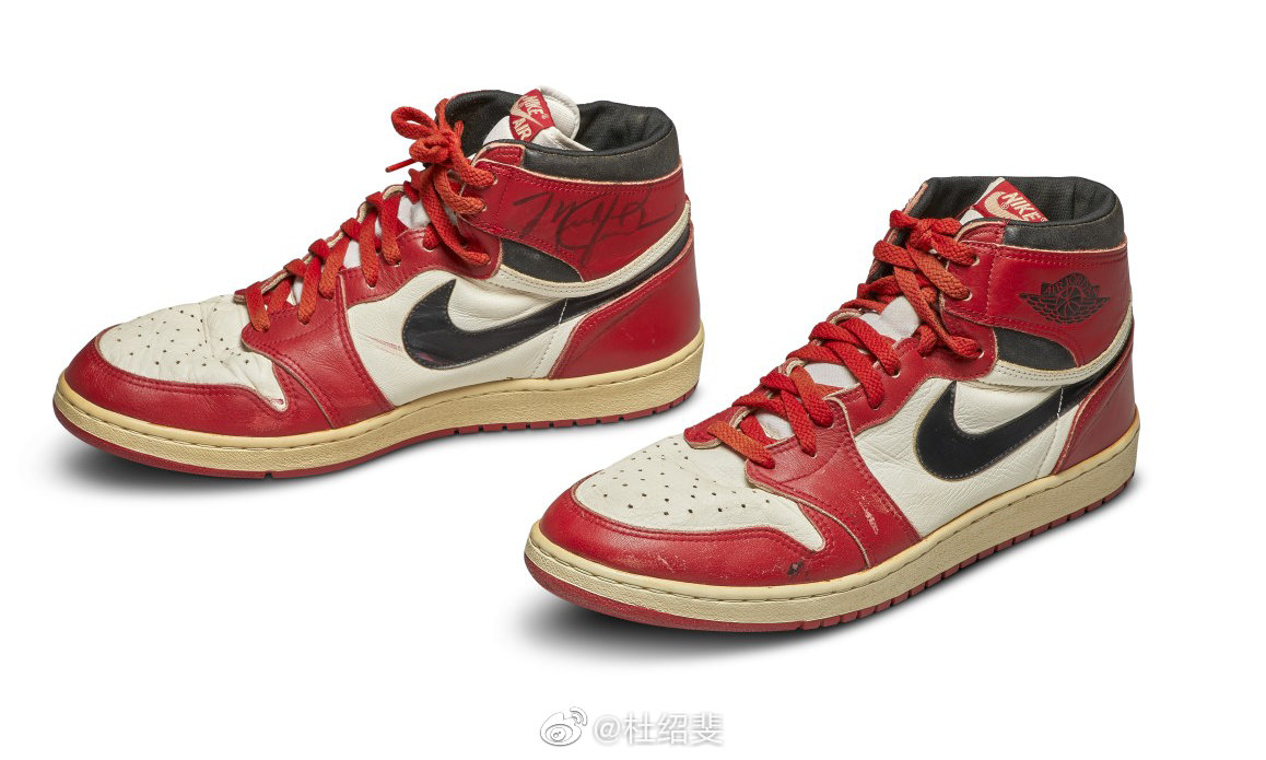 苏富比拍卖行即将拍卖mj在1985年穿过的原版air jordan 1_高清图集