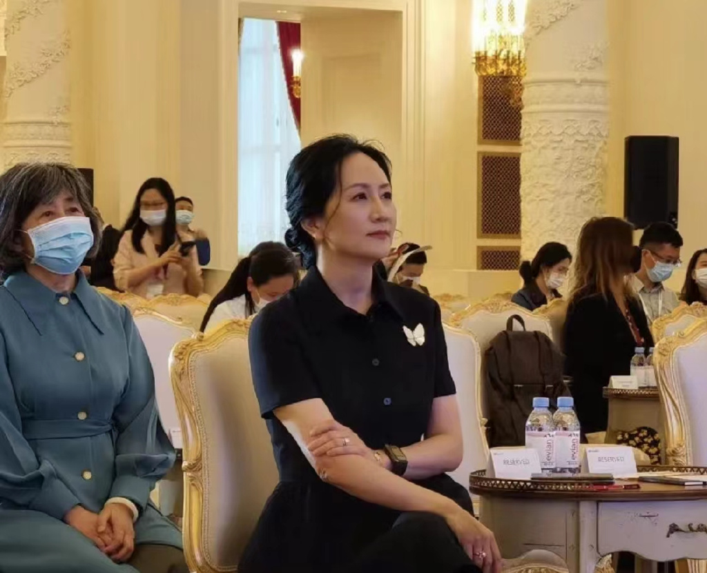 这是我见过最具贵气感的女人:过50岁仪态端庄、穿衣不扮嫩又高级休闲区蓝鸢梦想 - Www.slyday.coM 这是我见过最具贵气感的女人:过50岁仪态端庄、穿衣不扮嫩又高级休闲区蓝鸢梦想 - Www.slyday.coM