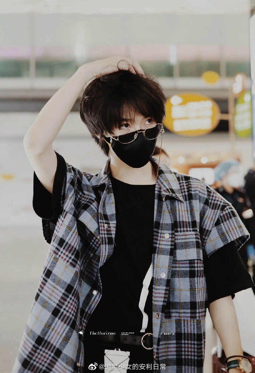 贺峻霖的男友风私服合集,谁看不得感叹一句贺老师的衣品真是好到爆