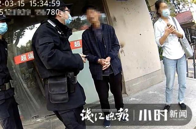 杭州街头，一位89岁的老人说要找妈妈，民警暖心护送回家