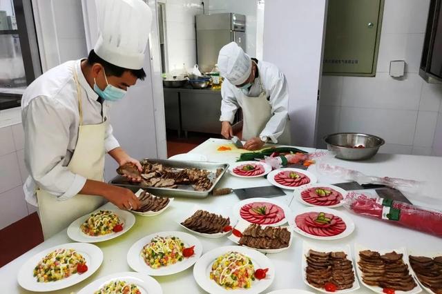 超有爱~巧手的他们把饺子包成了花→休闲区蓝鸢梦想 - Www.slyday.coM