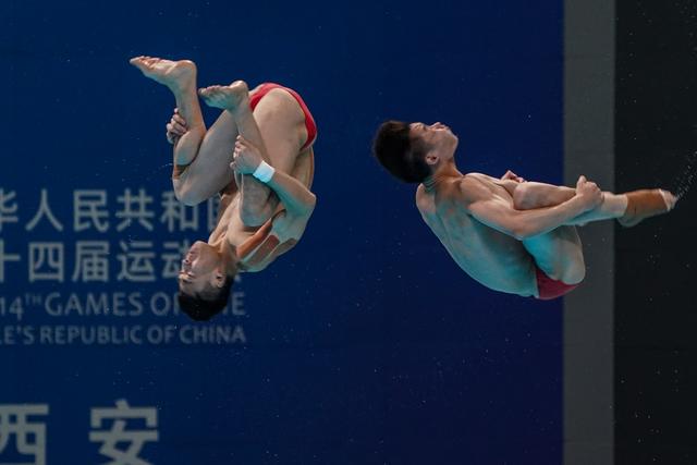 获得第一名,湖北队选手史震宇/郑九源,江苏队选手刘成铭/朱涵分获第二