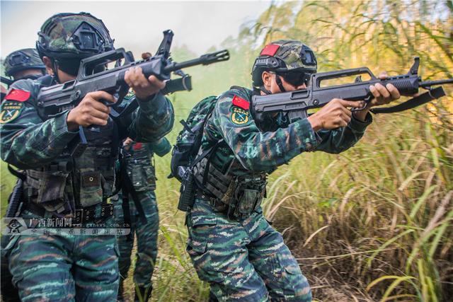广西来宾武警特战队员开展实战化训练图