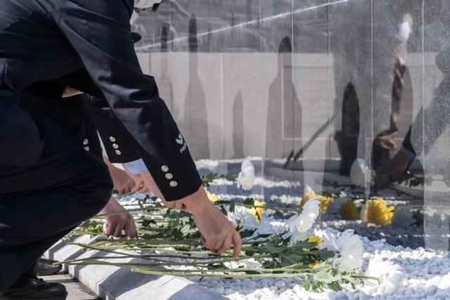 今天,金山这样祭奠这个特殊的日子休闲区蓝鸢梦想 - Www.slyday.coM 今天,金山这样祭奠这个特殊的日子休闲区蓝鸢梦想 - Www.slyday.coM