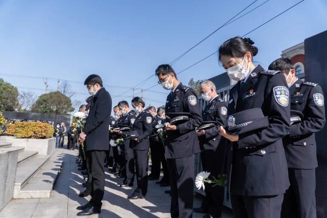 今天,金山这样祭奠这个特殊的日子休闲区蓝鸢梦想 - Www.slyday.coM 今天,金山这样祭奠这个特殊的日子休闲区蓝鸢梦想 - Www.slyday.coM