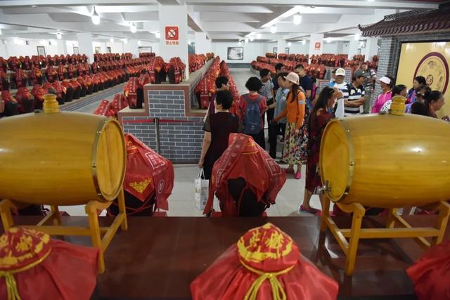 “一墩难求”?济南这对硕大号“冰墩墩”、“雪容融”火了!更火了这个物华天宝的打卡地!休闲区蓝鸢梦想 - Www.slyday.coM “一墩难求”?济南这对硕大号“冰墩墩”、“雪容融”火了!更火了这个物华天宝的打卡地!休闲区蓝鸢梦想 - Www.slyday.coM