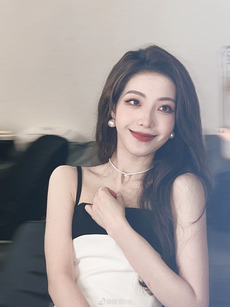 希然晒美照:喜欢现场有很多原因 主要是有你们!__财经头条