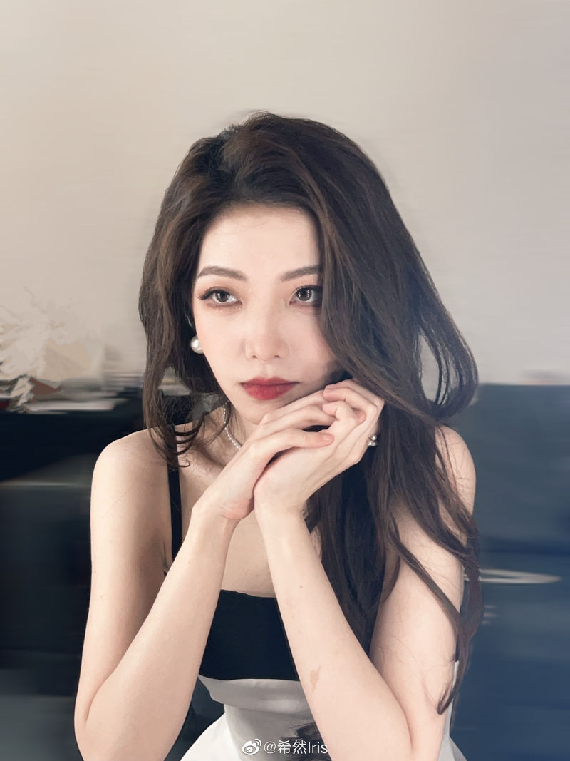 希然晒美照:喜欢现场有很多原因 主要是有你们!__财经头条