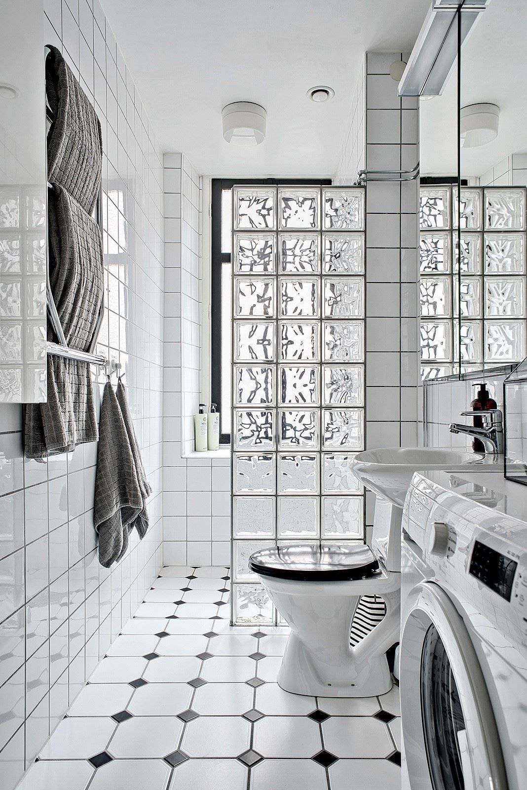 黑白配男生女生配卫生间采用黑白色系不一定展现酷