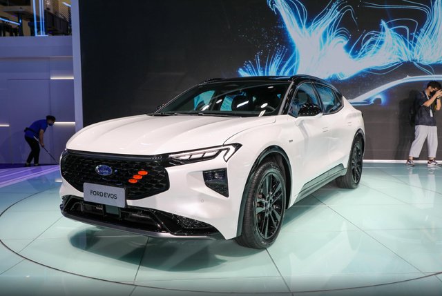 福特evos改名蒙迪欧运动版,2.0t混动 1.1米巨幅联屏