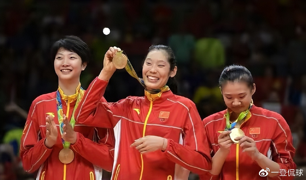 在这三名运动员里面,2016年里约奥运会女排冠军成员杨方旭,毫无疑问是