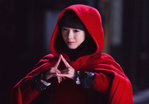 《皓衣行》路透不断,女配陈瑶一身红衣太惊艳,网友:梦回岳绮罗