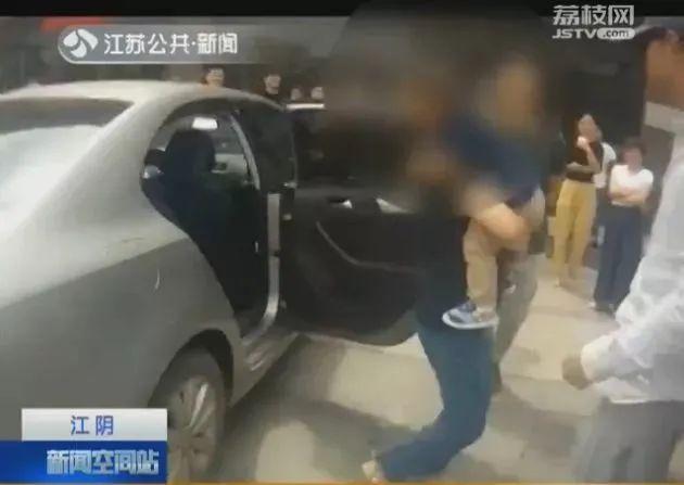 痛心！3岁女童被锁车内身亡，秋凉了家长很容易犯这个错误休闲区蓝鸢梦想 - Www.slyday.coM