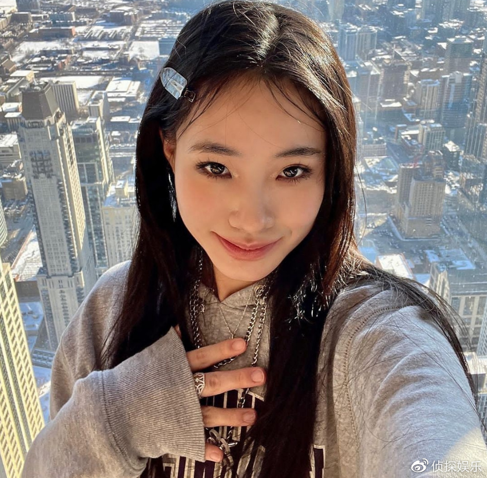 小S二女儿近照成熟升级,穿露背装秀细腰长腿,浓妆艳抹不像15岁|许韶恩|细腰|近照_新浪新闻