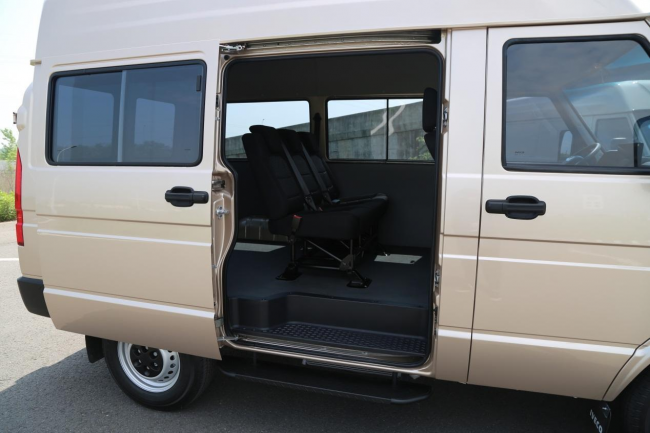 传承经典的依维柯全新得意a35m1轻客