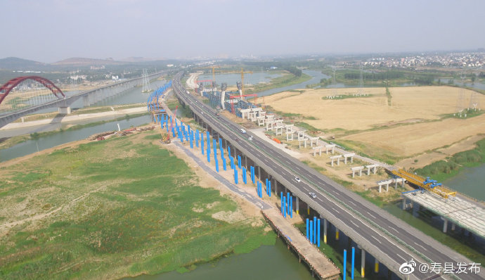 新建合淮阜高速淮河4号公路桥采用原位改建,本次改建宽度主桥采用八