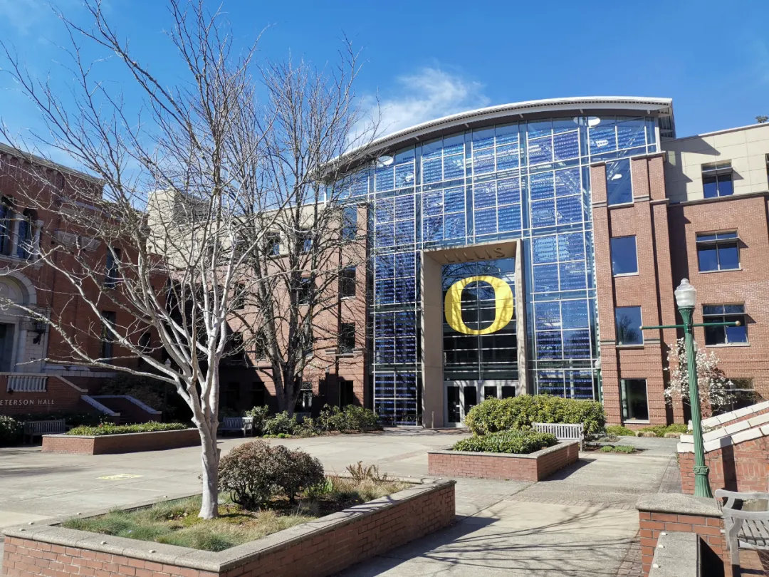 俄勒冈大学的商学院在下定出国留学的决心后,汪乐找到了wesport体育