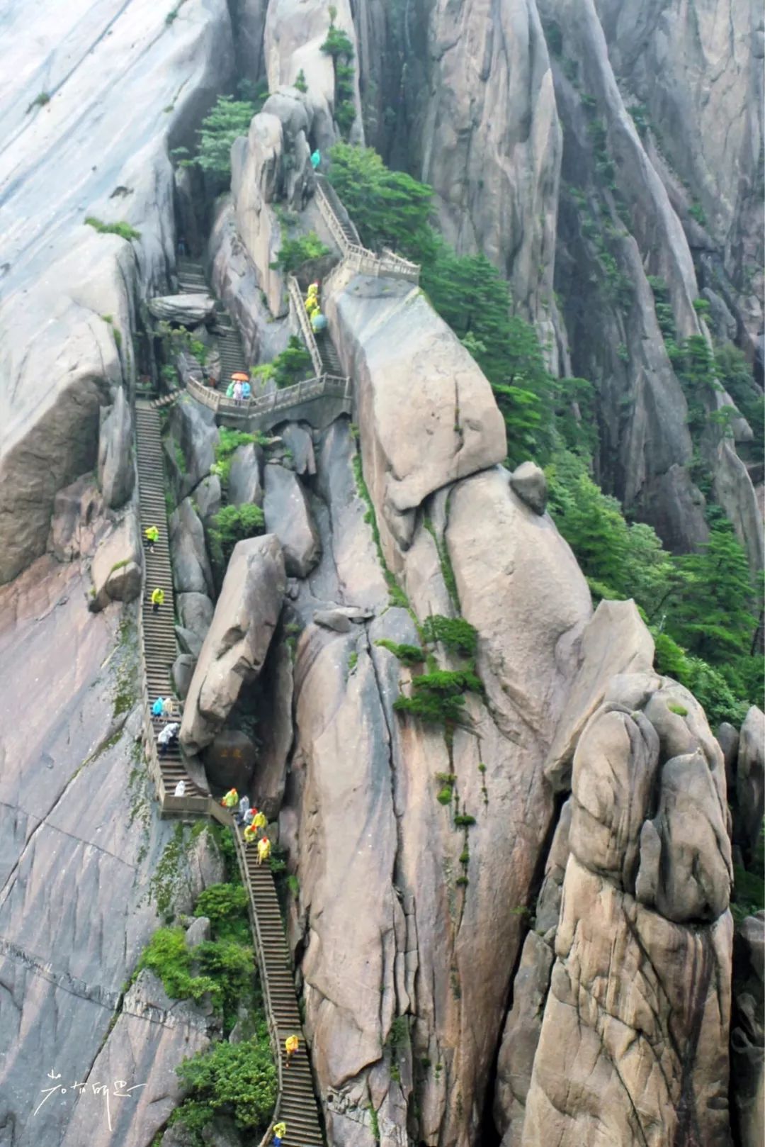 天下第一奇山黄山,带你挑战天都峰鲫鱼背__财经头条