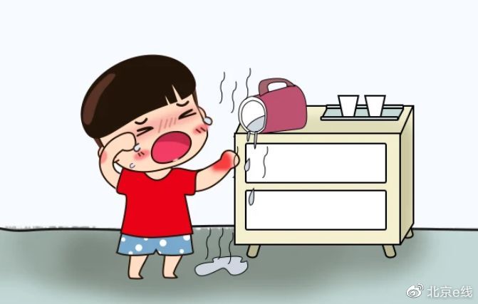 儿童烫伤应该怎么办？|烫伤|创面|儿童_新浪新闻
