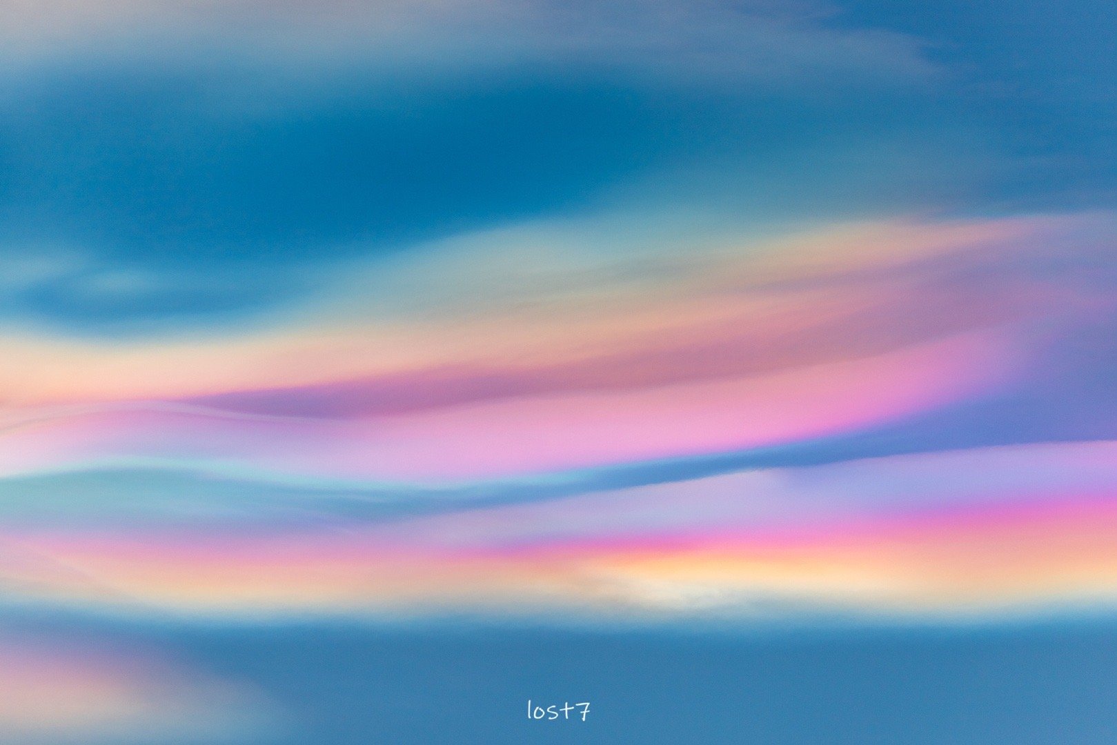 彩云之南～今天云南上空的虹彩云_高清图集_新浪网