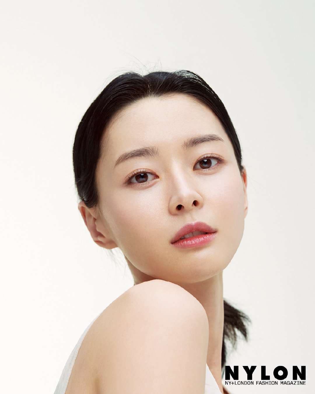 权娜拉 for nylon korea april 2020