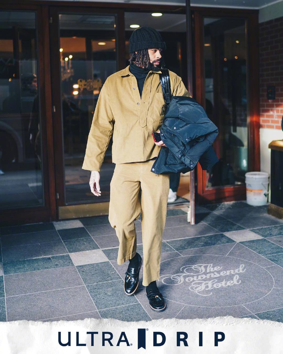 拉塞尔本赛季穿搭欣赏贴