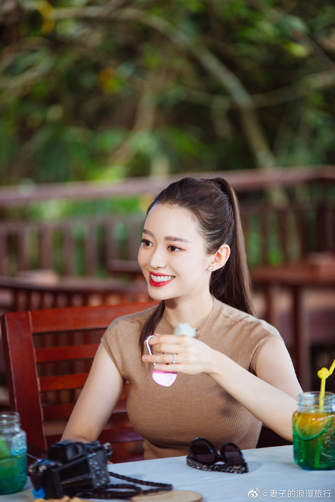 今天为吉娜小公主@吉娜爱丽丝gina 绝美颜值打call的一天