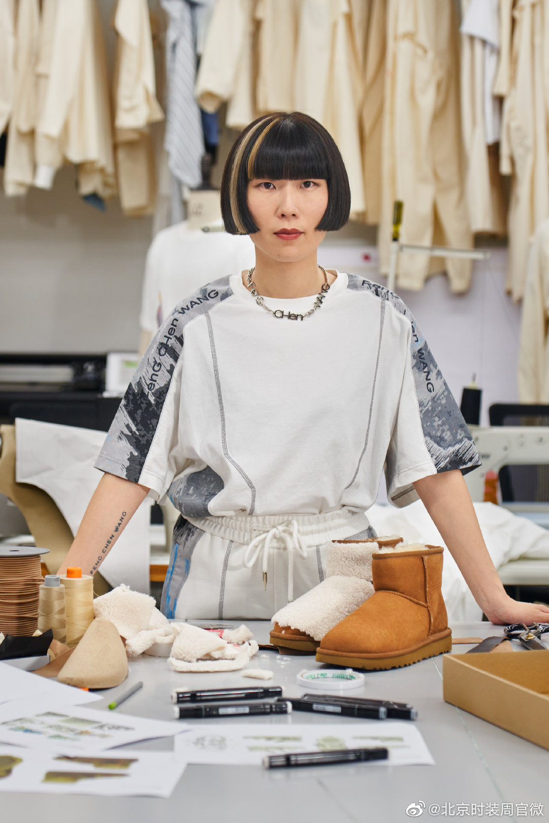 UGG®宣布与中国知名时装设计师品牌FengChen Wang携手推出限量联名合