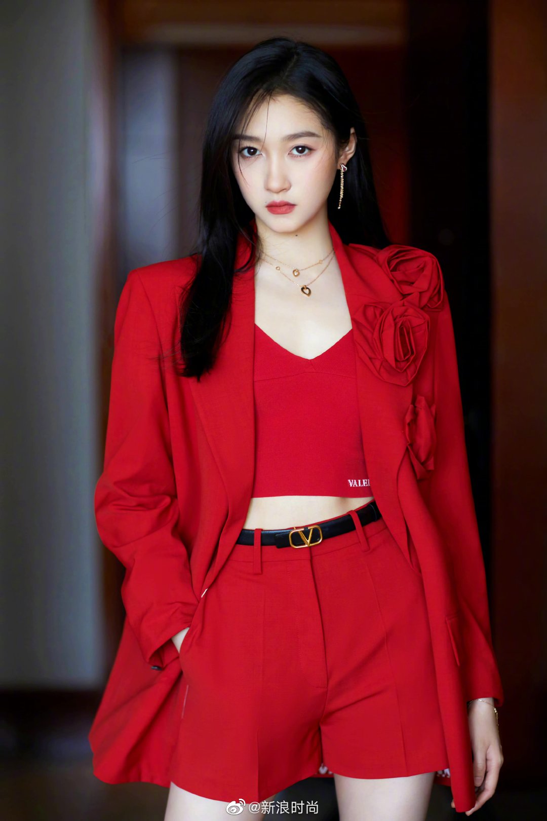 女明星中国红造型__财经头条