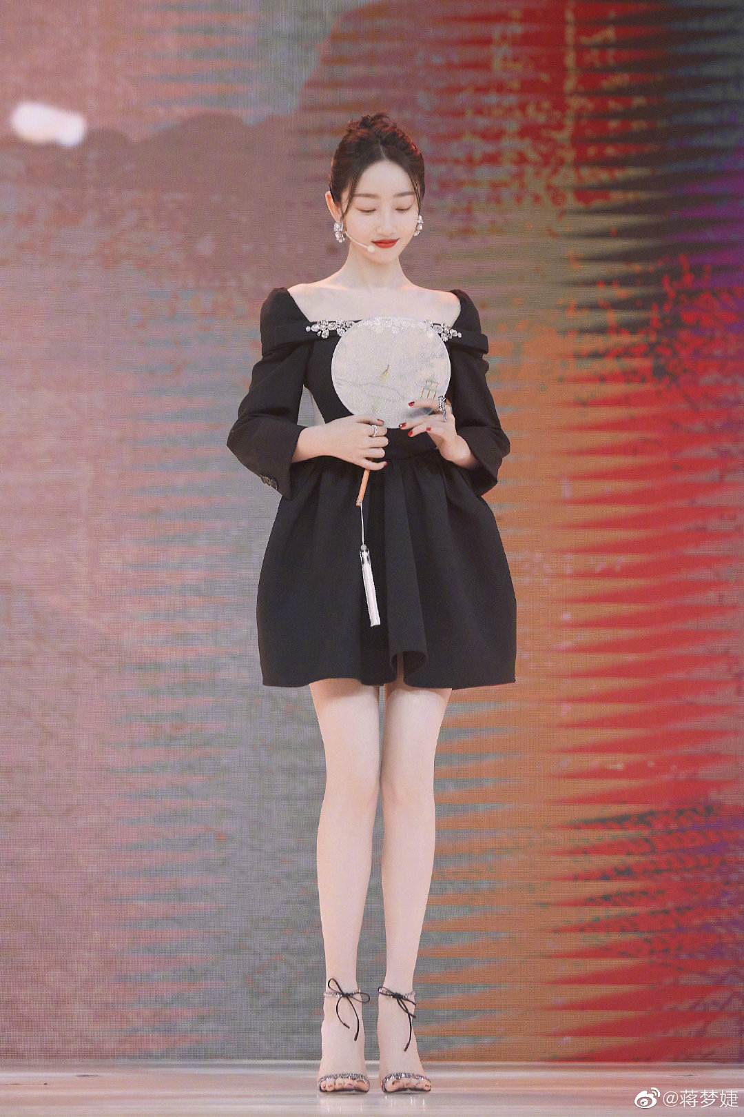 蒋梦婕一字带高跟