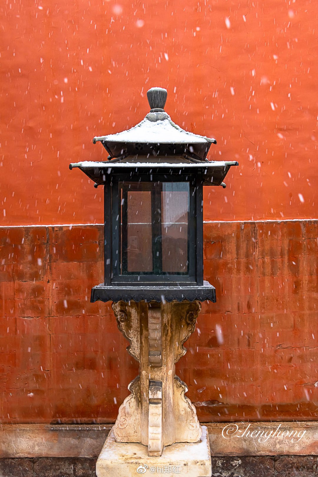 红墙白雪琉璃瓦雪中故宫美如画摄影