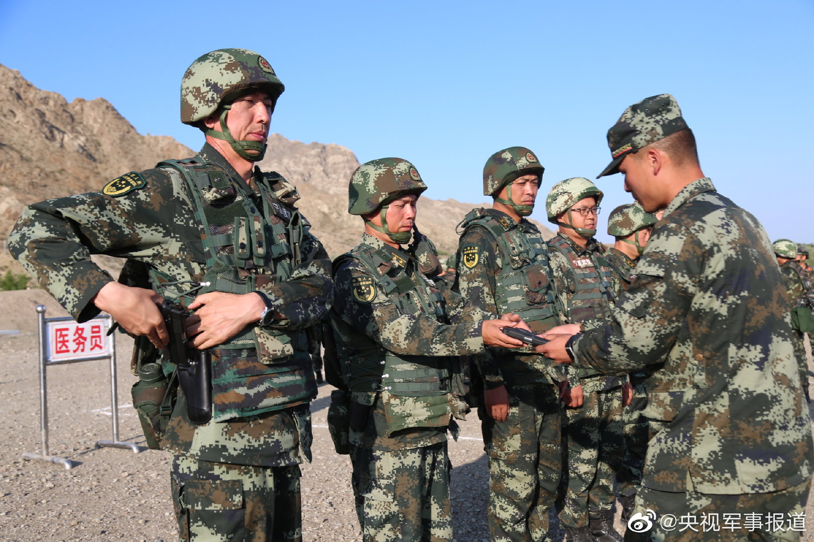 考兵先考官,直击石嘴山武警首长机关手枪实弹射击考核